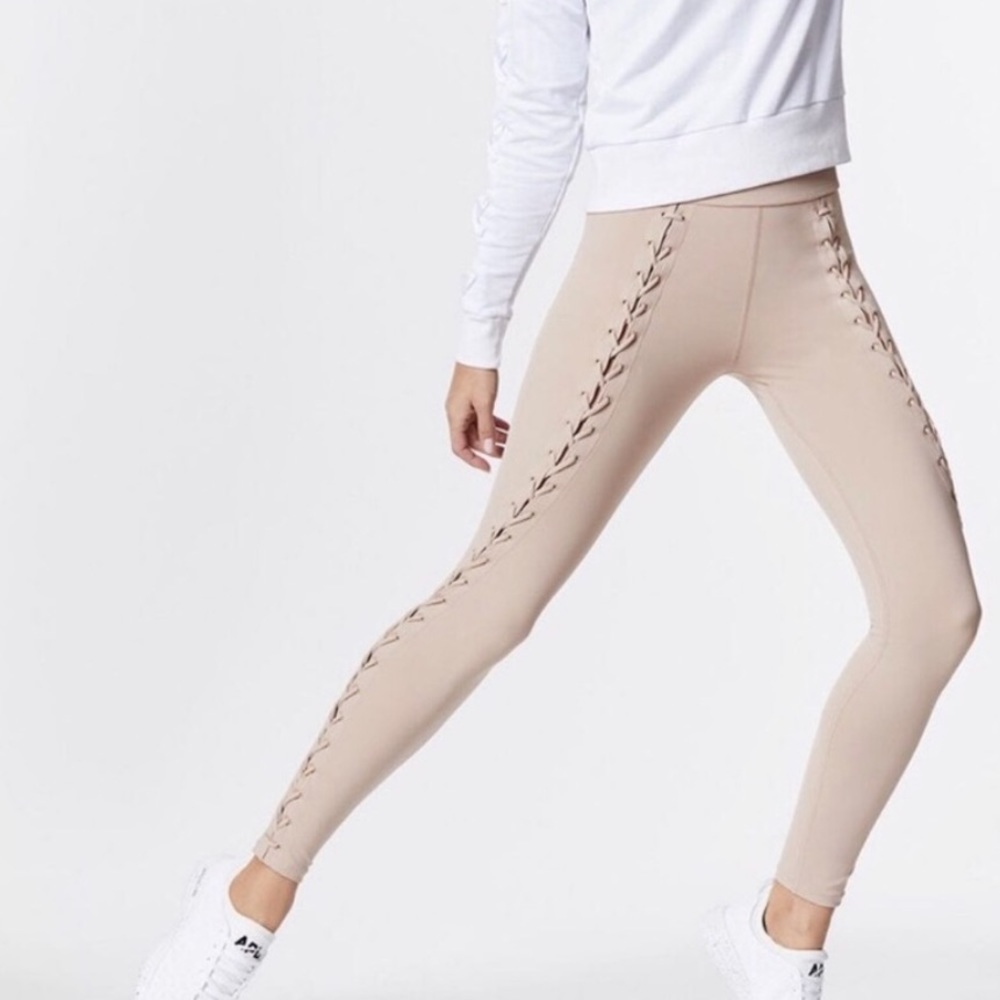 Carbon38 Tan Twisted Seam Leggings - Medium